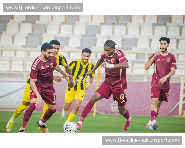 巅峰之战：赖扬与希拉尔的亚冠史诗，谁将主宰荒漠足球的荣耀之巅？